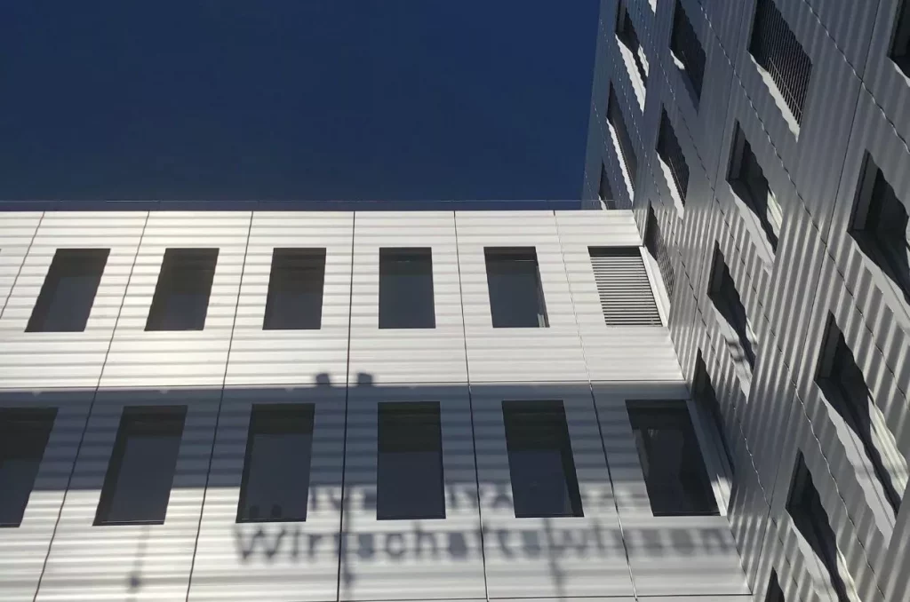 Die Wirtschaftsjugend Hochrhein (WJ) lud zu besonderem Anlass in das Biozentrum der Universität Basel ein.